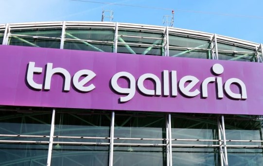 Sign at the front of the galleria shopping centre