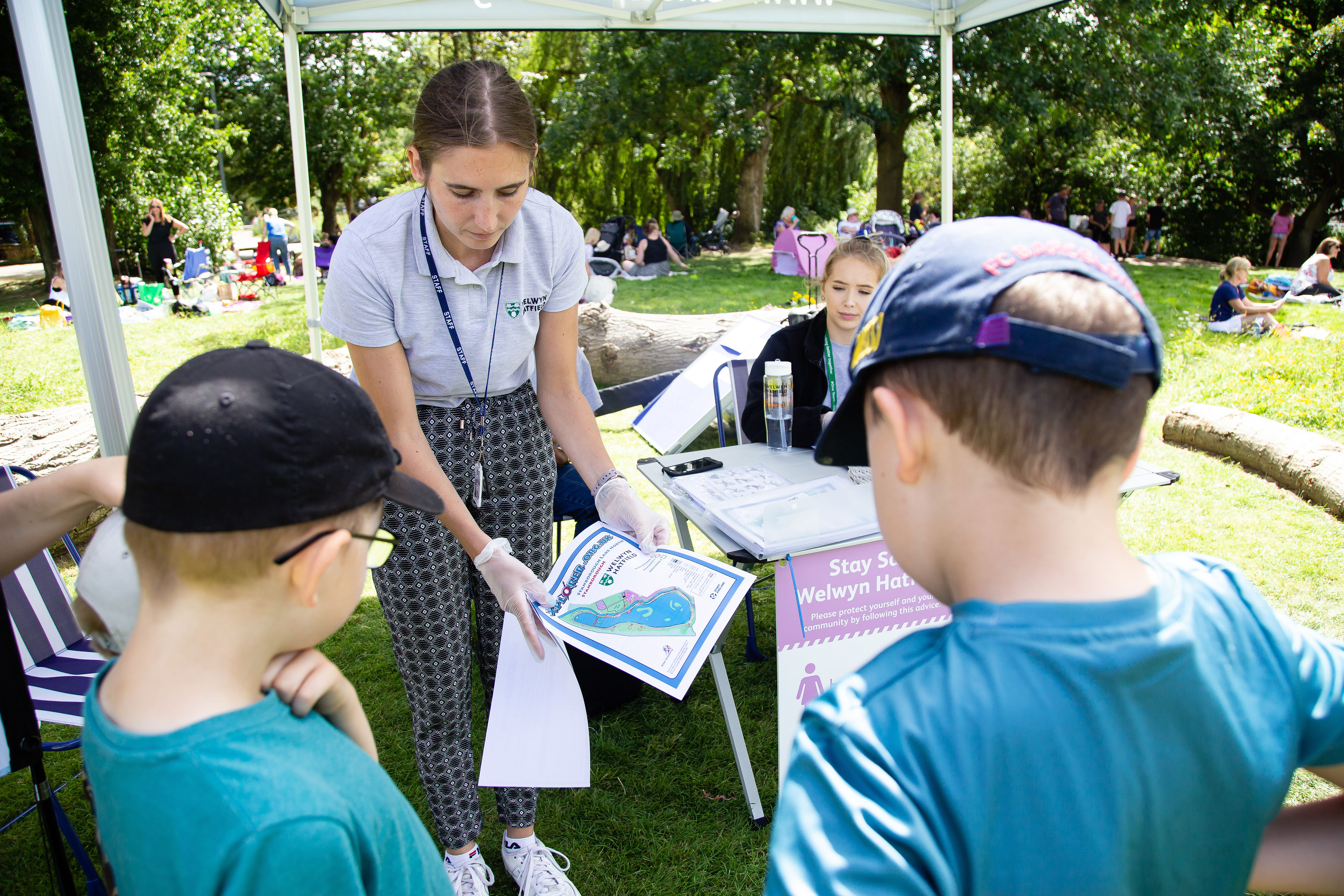 Xplorer kids getting maps